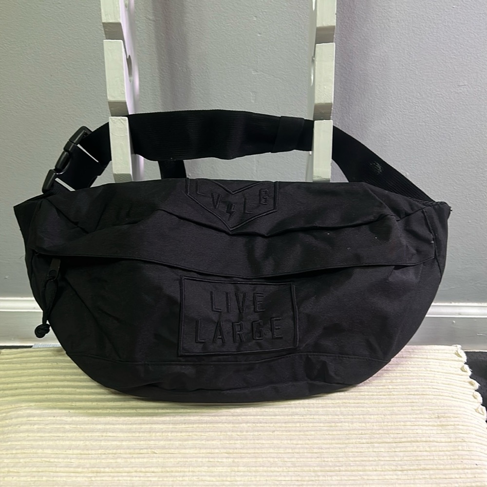 LIVE LARGE (LVLG) CROSSBODY BAG